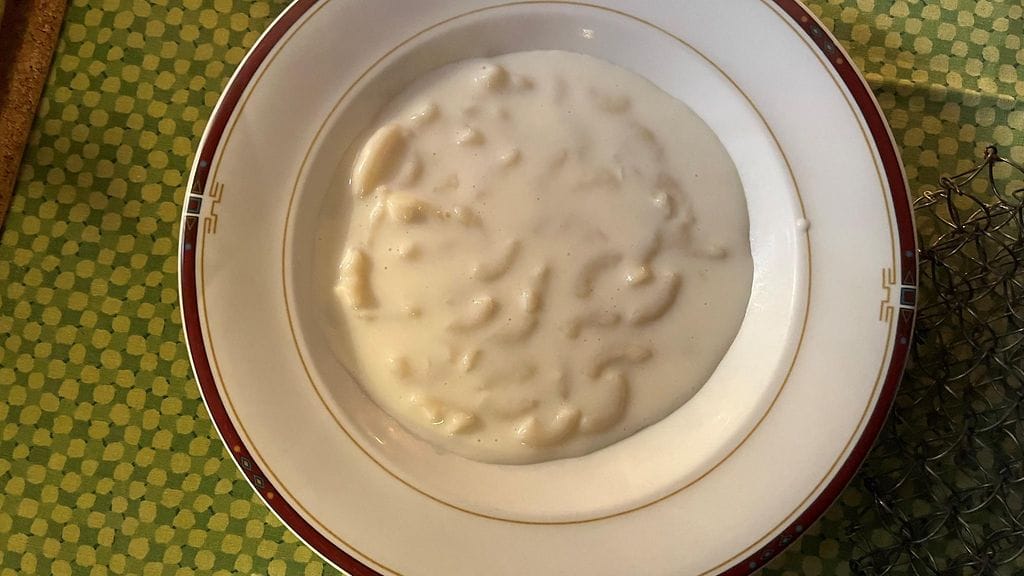 Makaronivelli ei välttämättä viehätä ulkoisesti, mutta lämmittää taatusti sisäisesti.