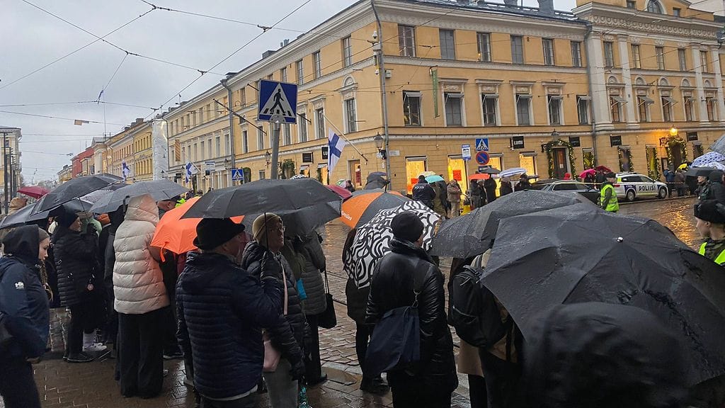 Ahtisaaren hautajaiset, surijoita