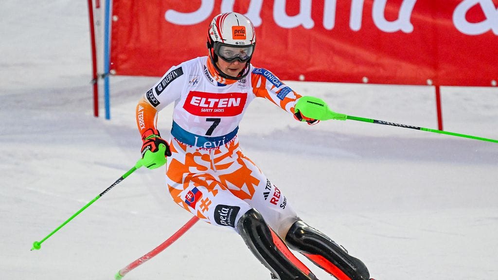 Petra Vlhova peittosi muut laskijat reilulla sekunnilla Levin maailmancupin pujottelussa.