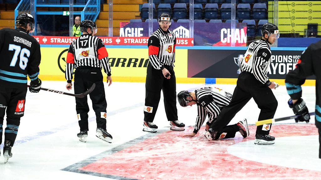 Pelicansin kotihallin jää petti CHL-ottelussa.