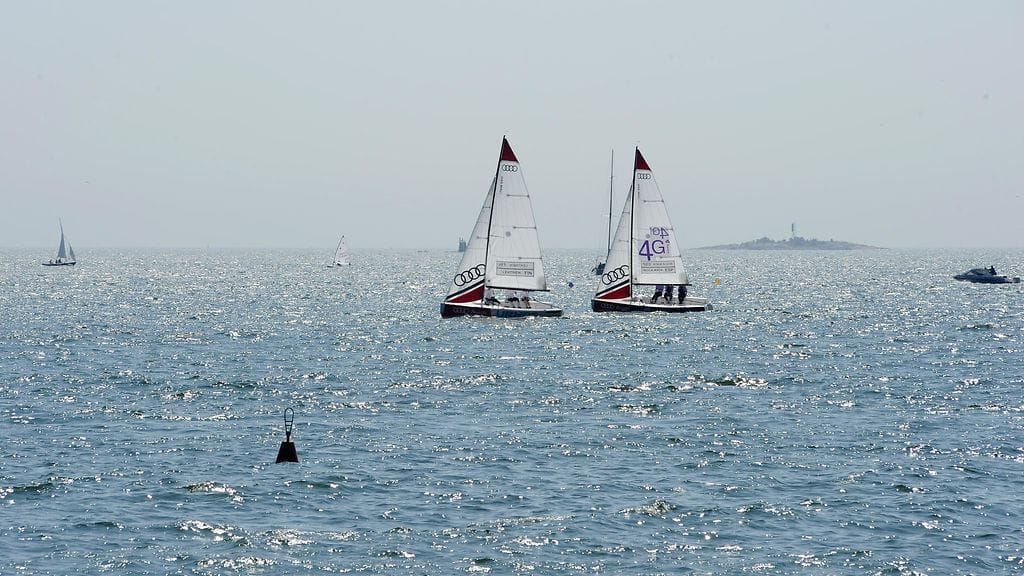 Kuvituskuva purjehduksesta.