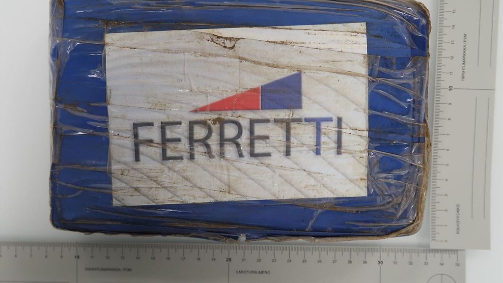 huumeet, takavarikoitu ferretti-harkko, poliisin kuvaa