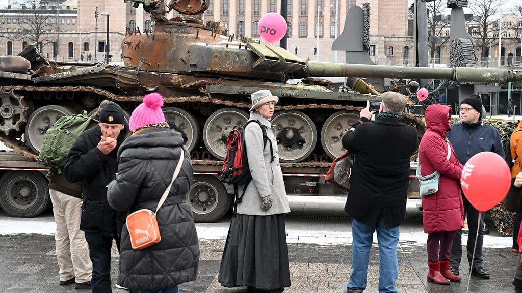 Ukrainan sanotaan tuhinneen panssarivaunun lähellä Kiovaa viime vuoden maaliskuussa.