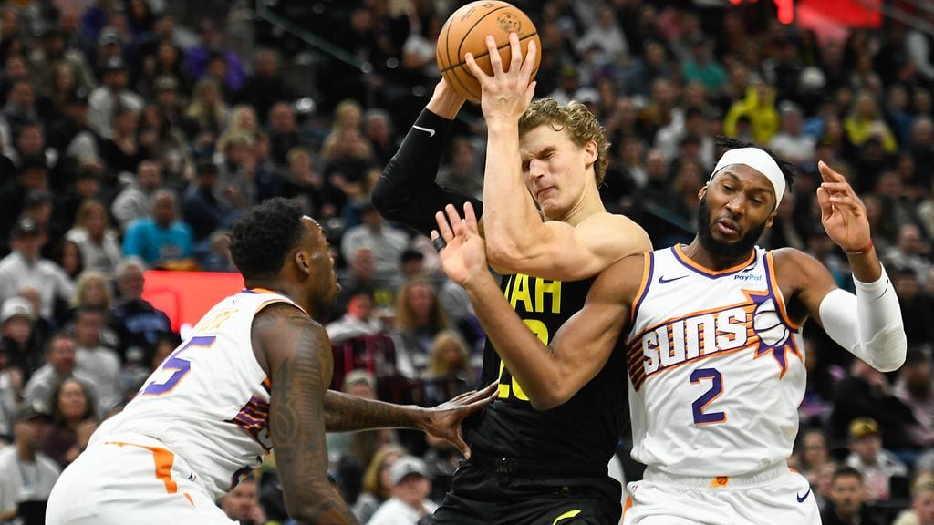 Lauri Markkanen oli vireessä Sunsia vastaan.