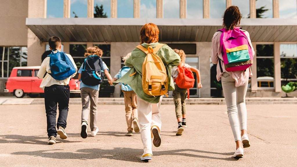 Hämeenlinnalaisen oppilaan äiti vaatii korvauksia uskonnottamalle lapselleen, koska hänet oli pakotettu uskonnon harjoittamiseen.