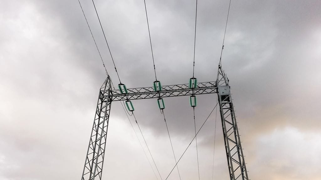 Sähkön keskihinta pysyttelee koko perjantain yli eurossa kilowattitunnilta.