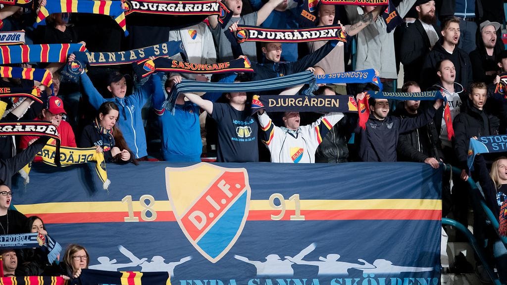 Kuvassa Djurgårdenin faneja muutaman vuoden takaa.