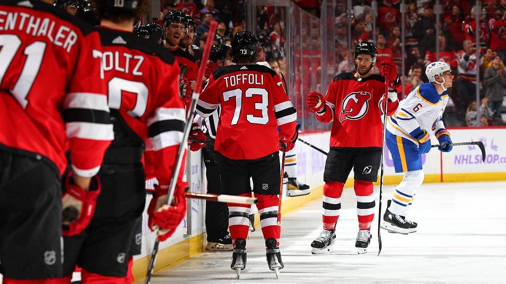 New Jersey Devils kurmootti Buffalo Sabresia.