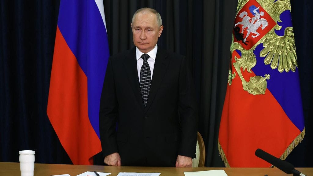 Putin osallistumassa maailmalla asuvien venäläisten kansanneuvoston täysistuntoon videovälityksellä 28. marraskuuta.