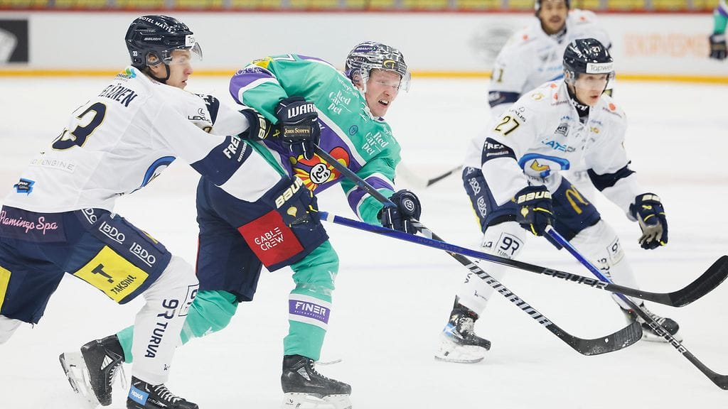 Kiekko-Espoo on hakenut liigalisenssiä, kun taas Jokerit jätti hakematta.