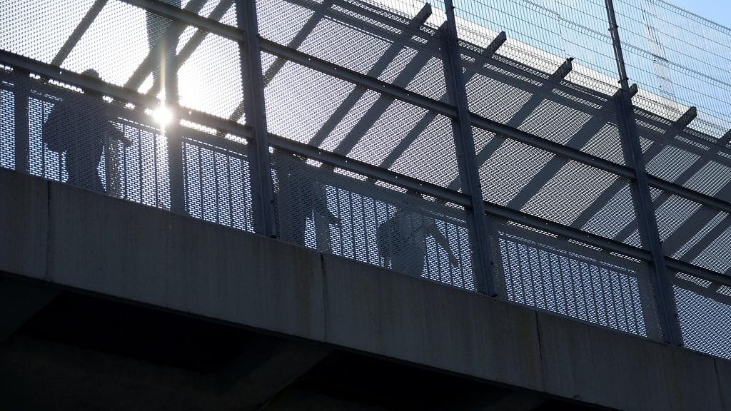 Kuvituskuva. Viron ja ja Venäjän välinen rajasilta Narvassa.