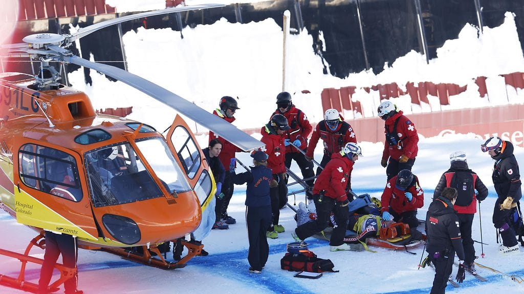 Broderick Thompson vietiin helikopterilla sairaalahoitoon onnettomuutensa jälkeen.