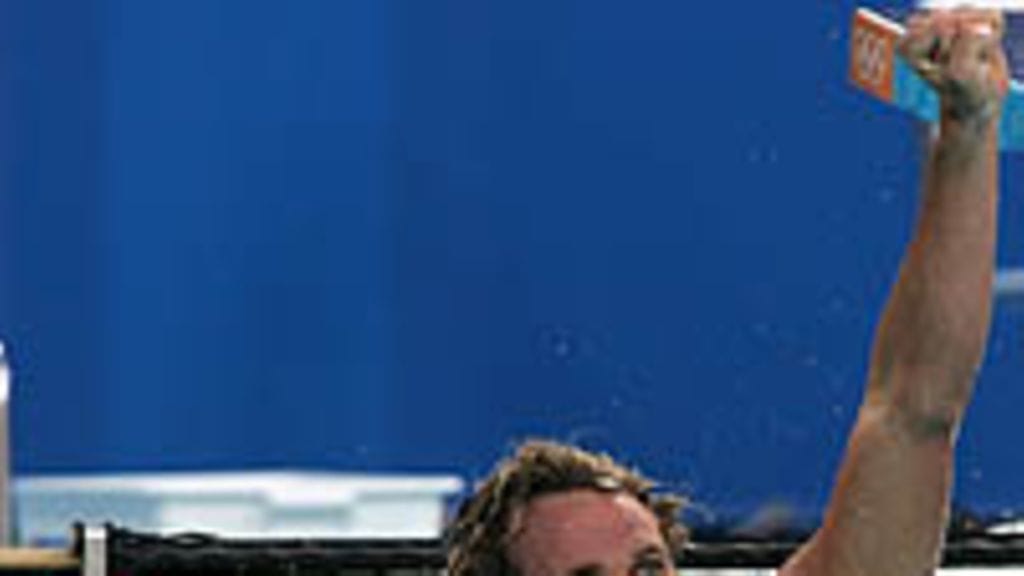 Aaron Piersol (oik.) ja Markus Rogan, Photo: Daniel Berehulak