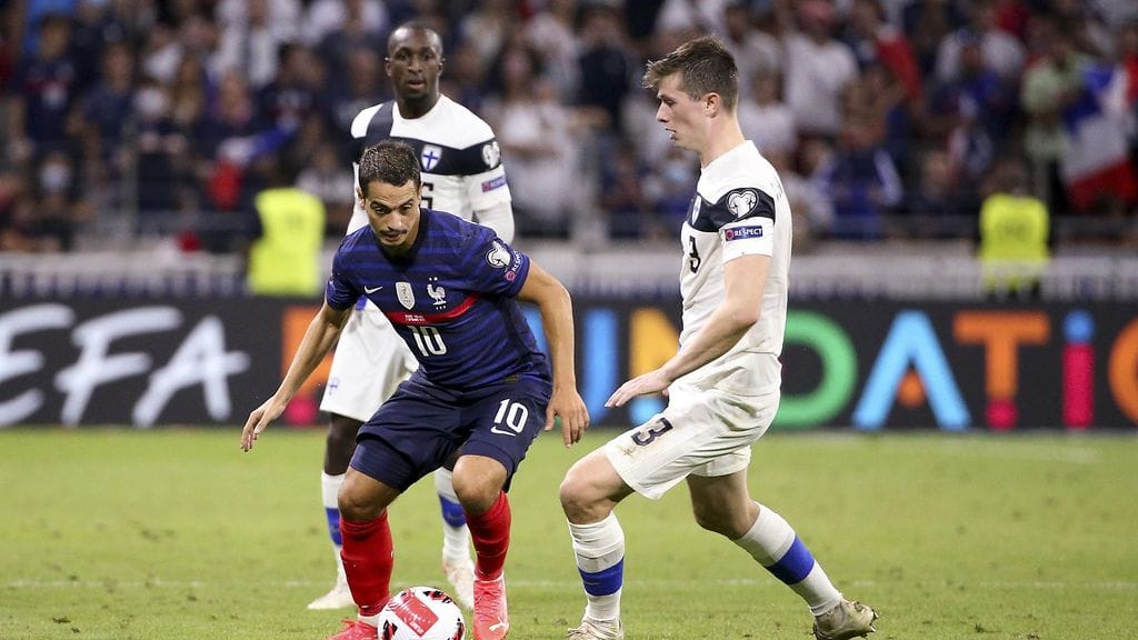 Jos Suomi pääsee EM-kisoihin, pelaa se samassa lohkossa Ranskan, Itävallan ja Hollannin kanssa.