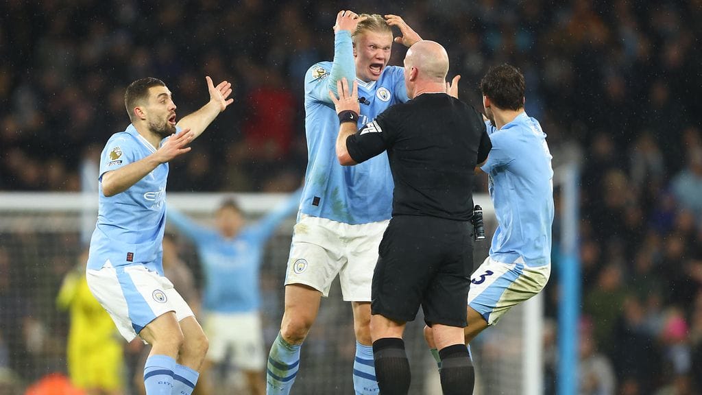 Erling Haaland raivostui tuomarille ottelun lisäajalla.