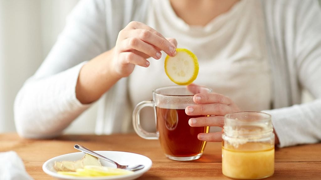 flunssaan hunajaa, sitruunaa ja inkivääriä