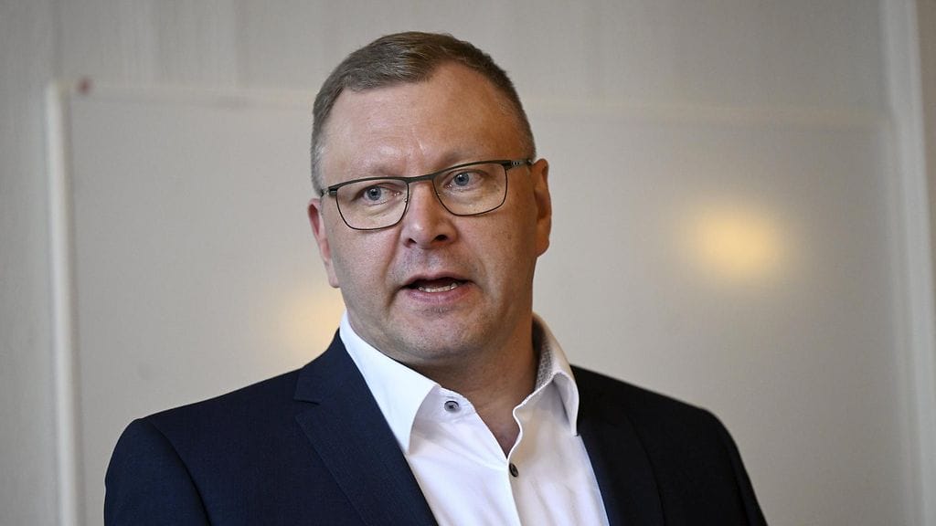 Keski-Suomessa Pihtiputaalla asuva Ylälehto toimi SKALin puheenjohtajana vuodesta 2020.