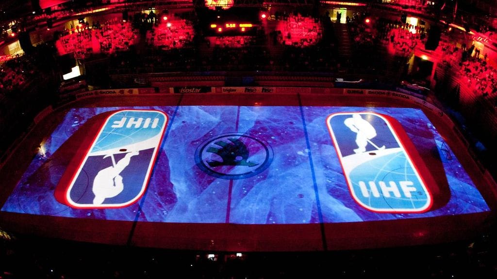 Kansainvälinen jääkiekkoliitto IIHF ilmoitti maanantaina, että jatkossa liiton alaisissa kilpailuissa on pakko käyttää kaulasuojia.