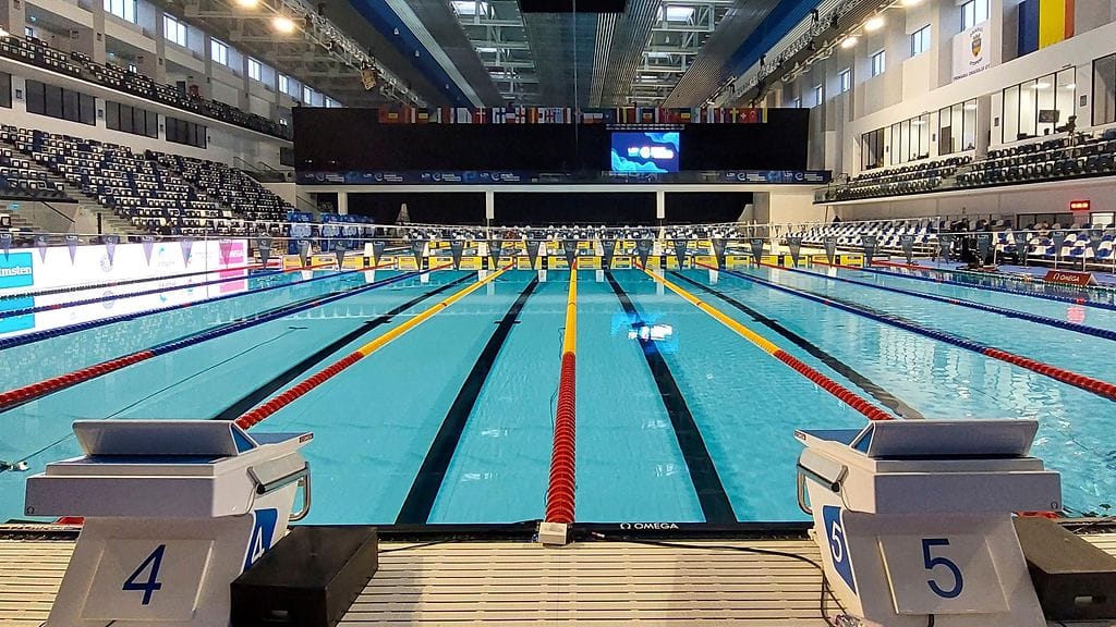 Ronny Brännkärr ui 50 metrin selkäuinnin Suomen ennätyksen lyhyen radan EM-kisoissa.