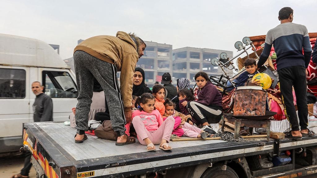 Gazan viranomaisten mukaan yli 27 000 palestiinalaista on saanut surmansa Israelin hyökkäyksessä ja tuhansien muiden kuolleiden pelätään jäävän löytymättä raunioista.