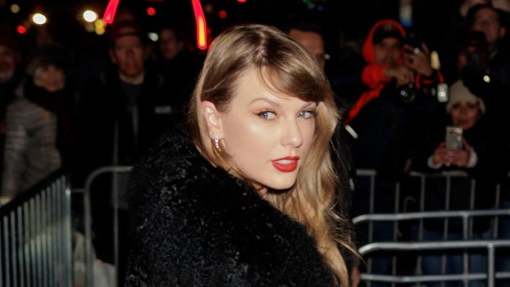 Nyt 33-vuotias laulaja ja lauluntekijä on tehnyt jo liki kaksi vuosikymmentä kestäneen uran ja menestystarina vain jatkuu.