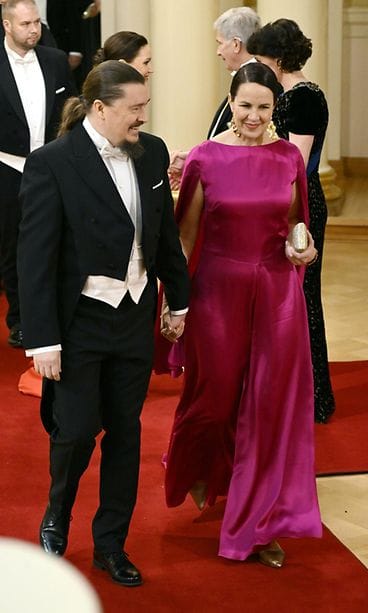 135297105