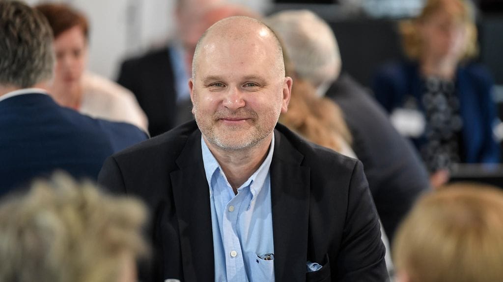 Aamulehteä aiemmin luotsannut, Ylen uutis- ja ajankohtaistoiminnan vastaava päätoimittaja Jouko Jokinen on puolustanut Matti Kuuselaa julkisuudessa.