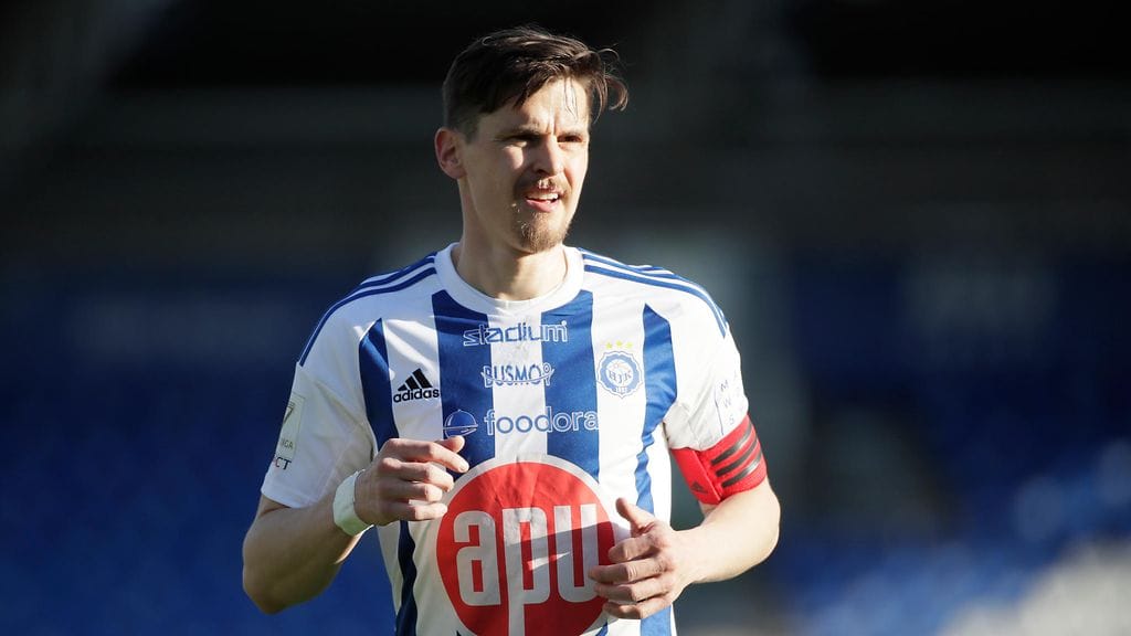 Jukka Raitala pelasi HJK:ssa 75 ottelua, voitti kaksi Suomen mestaruutta ja edusti seuraa Eurooppa-liigan ja Konferenssiliigan lohkovaiheissa.