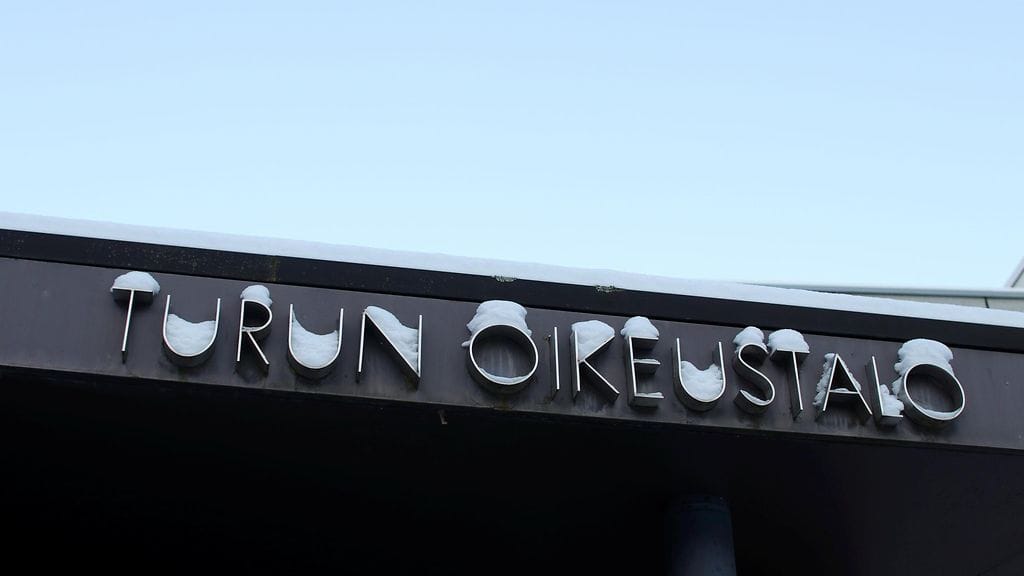 Kuvituskuvaa Turun oikeustalosta.