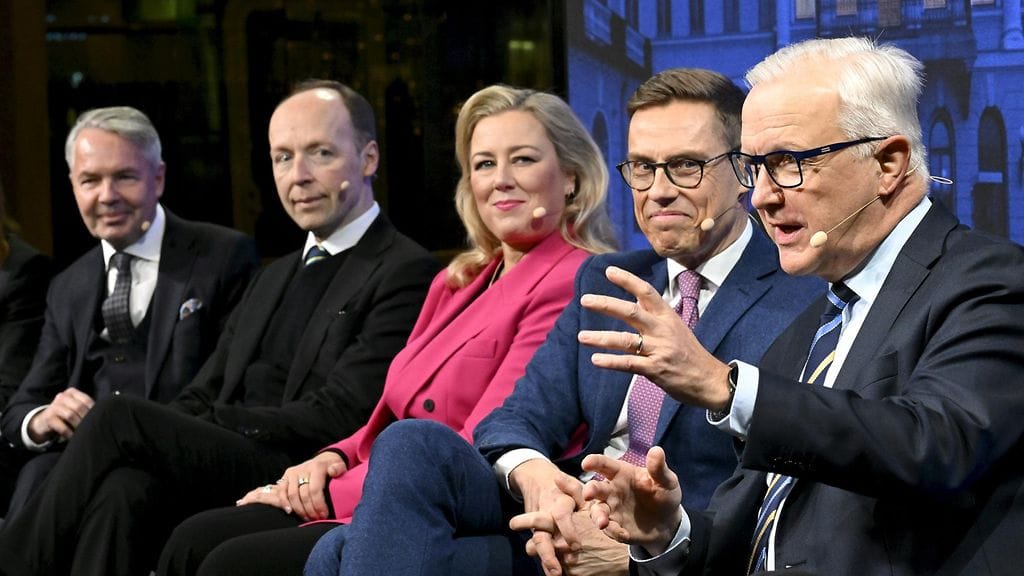 Maaseudun Tulevaisuuden presidenttikyselyn kärkikolmikko istuu tässä rivissä.