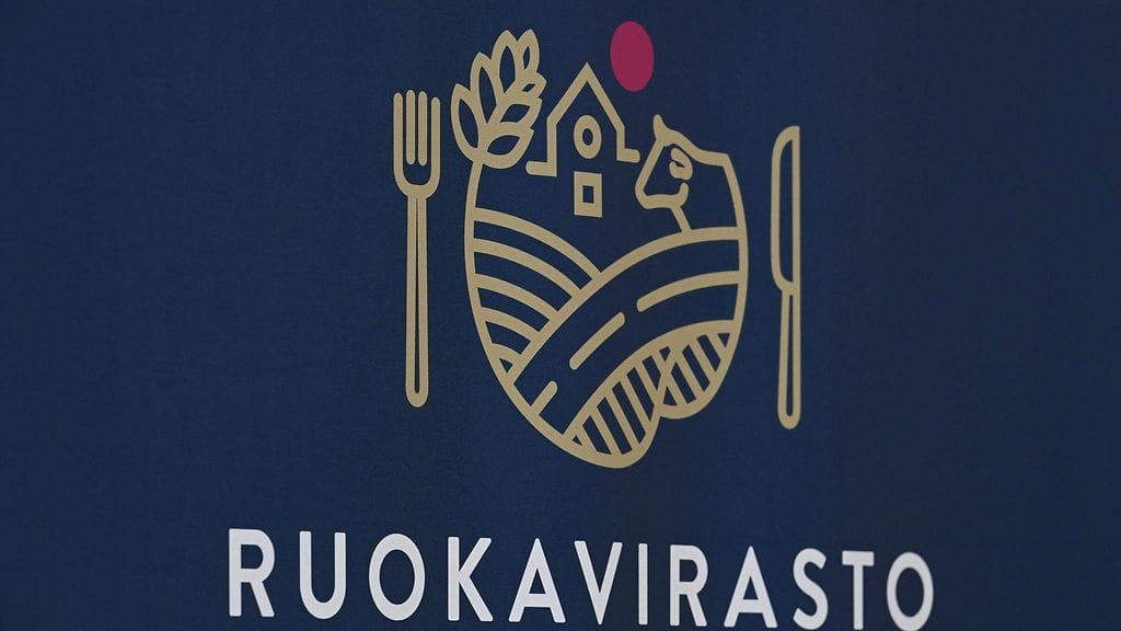 PFAS-yhdisteiden eli perfluorattujen alkyyliyhdisteiden terveysvaikutuksia ei tunneta täysin, mutta tiedetään, että ne kertyvät ihmisen elimistössä veren proteiineihin, munuaisiin ja maksaan.