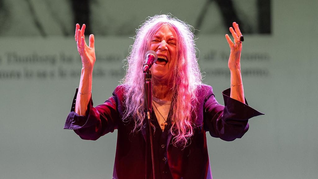 Patti Smith esiintymässä Italian Pescarassa 29. marraskuuta.