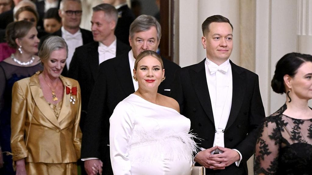 Emmi Lehtomaa ja Teemu Rämö ehtivät vielä edustaa ennen lapsen syntymää Linnan juhlissa 6. joulukuuta.