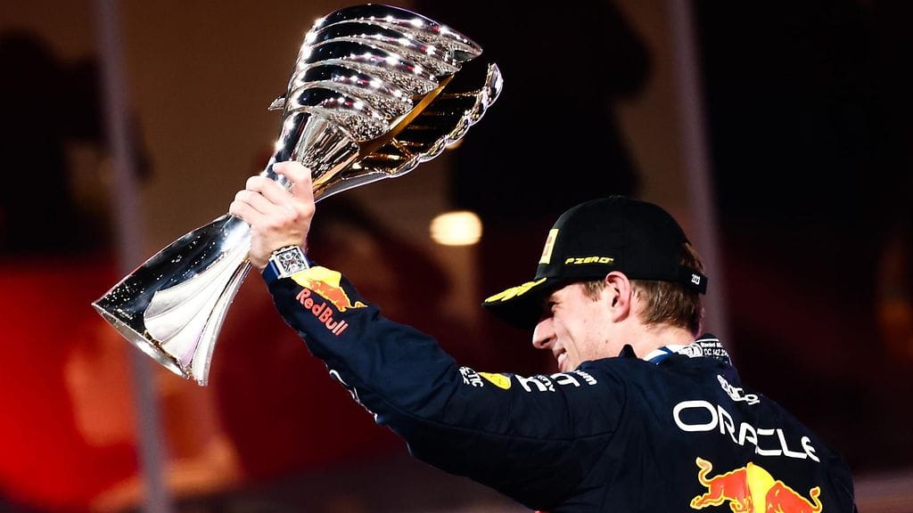 Max Verstappen rikkoi ennätyksiä kolmannella mestaruuskaudellaan. Red Bullin huima palkintomäärä kalpenee Mercedekselle vain yhdellä.