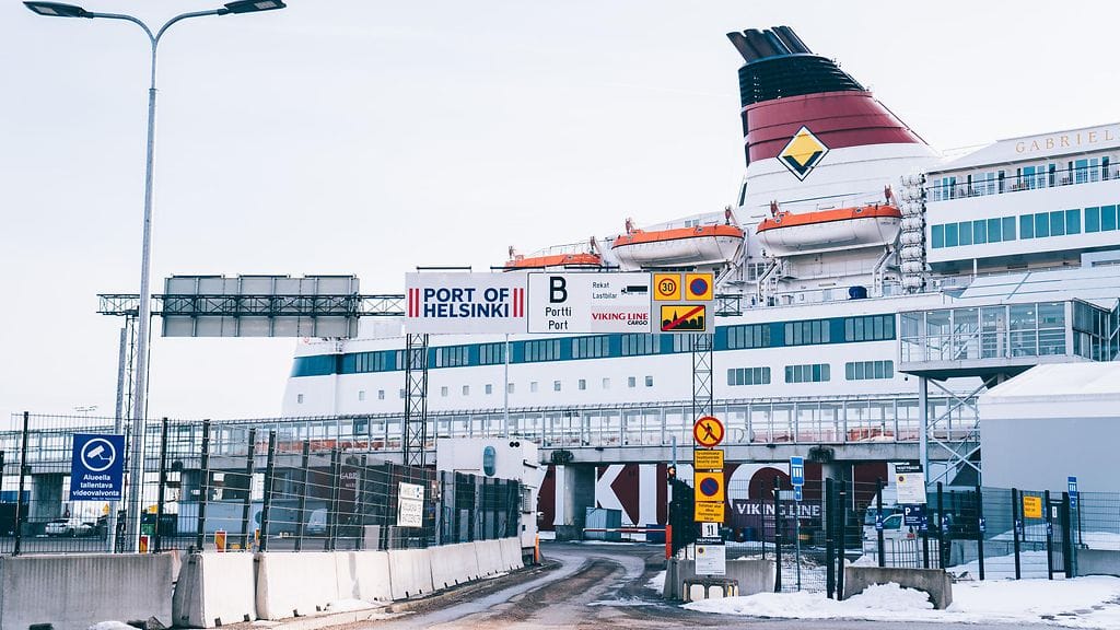 Viking Line oli lähdössä Katajanokan terminaalista Helsingissä. Kuva maaliskuulta 2022.