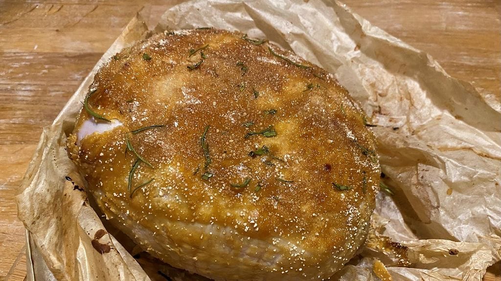 Kuorrutettu kinkku paperisessa paistopussissa