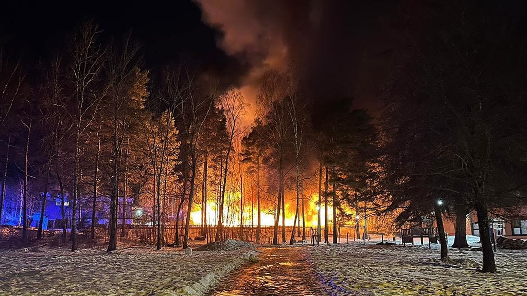 Lukijan tiistai-iltana ottama kuva paloalueelta Kotkassa.