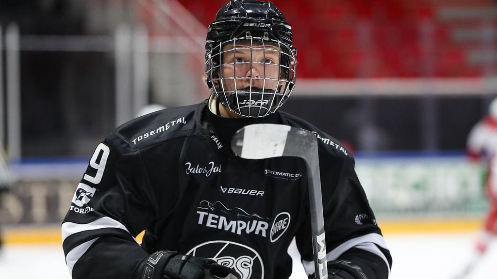 Aatos Koivu pelaa tänään uransa ensimmäisen SM-liigaottelun.