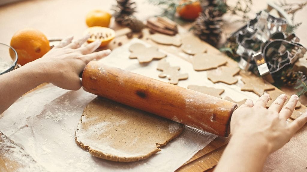 Monen mielestä raaka piparitaikina on jopa parempaa kuin valmiit piparkakut.