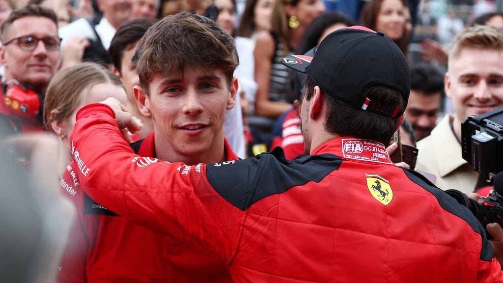Charles Leclercin pikkuveli Arthur Leclerc (vas.) ei kuulu enää jatkossa Ferrarin kuljettaja-akatemiaan.