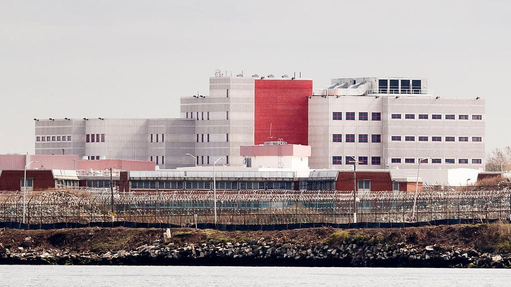 Kuvassa Rikers Island -vankila vuonna 2020.