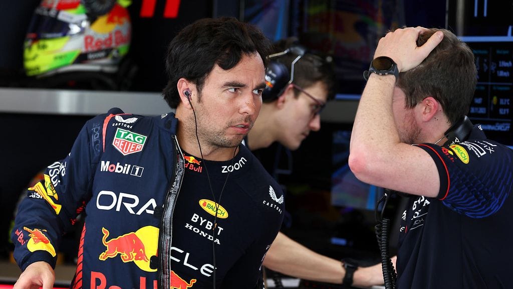 Sergio Perez saa jatkaa ensi kaudella Red Bullin kuljettajana.