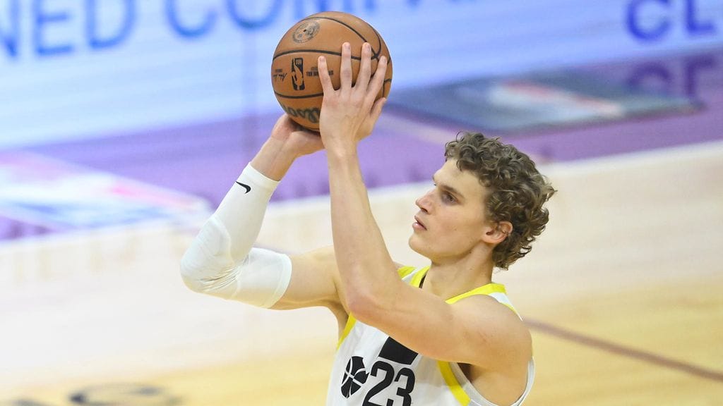 Lauri Markkanen heitti 31 pistettä yön NBA-kierroksella.