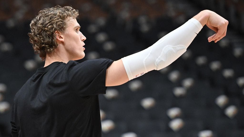 Lauri Markkanen heitti 12 pistettä Utah Jazzin vuoden viimeisessä ottelussa.