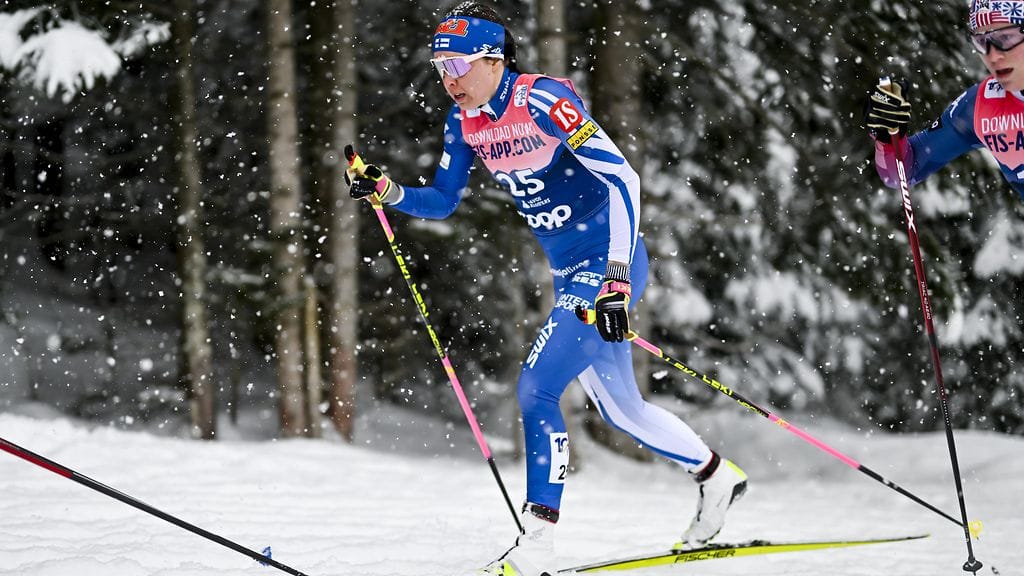 Kerttu Niskanen Davosin lumisateessa torstaina.