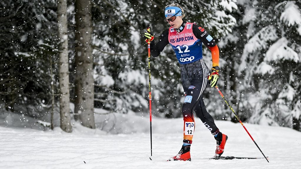 Saksan Victoria Carl oli ongelmissa takaa-ajokisassa Davosissa torstaina.
