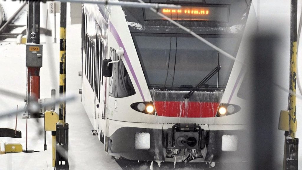 VR peruu junavuoroja loppuviikolta pakkasen aiheuttamien kalusto-ongelmien vuoksi.
