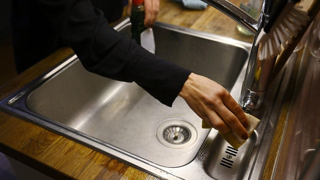 Eniten kotitalousvähennyksiä hyödynnettiin vuonna 2022 perusparannus- ja kunnostustöihin.