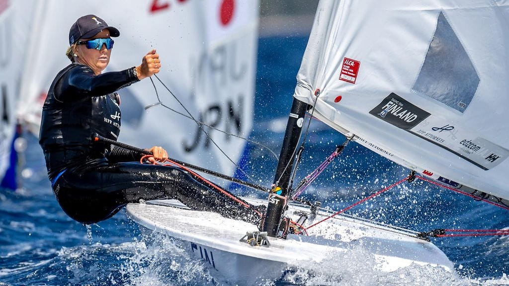 Monika Mikkola purjehti Suomelle naisten jollan olympiapaikan.