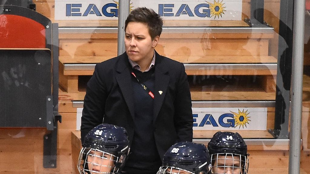 Mira Kuisman valmentama Tyttöleijonat kärsi murskatappion. Arkistokuva.